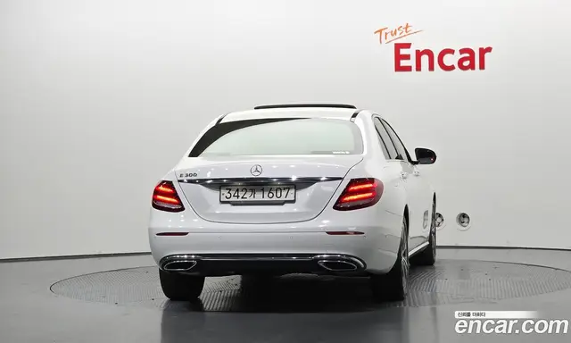 Mercedes-Benz E-Class 2020 2.0 автомат (гидро), миниатюра 4 Mercedes-Benz E-Class 2020 2.0 автомат (гидро), миниатюра 4