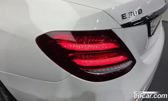 Mercedes-Benz E-Class 2020 2.0 автомат (гидро), миниатюра 9 Mercedes-Benz E-Class 2020 2.0 автомат (гидро), миниатюра 9