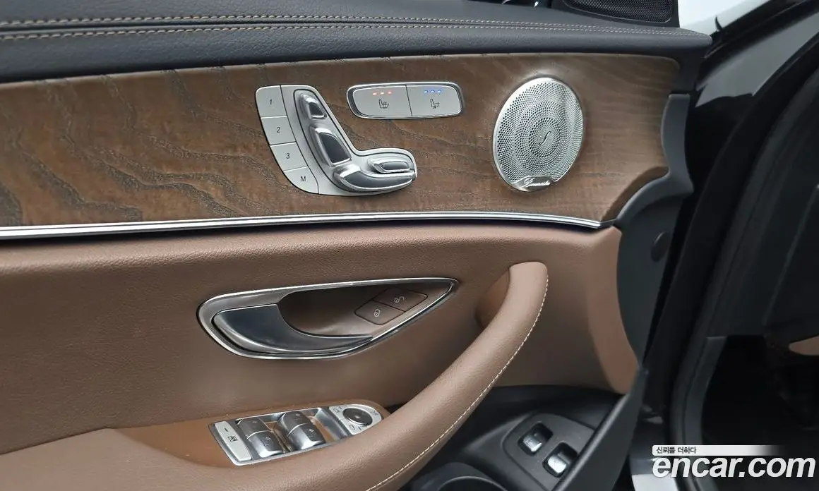 Mercedes-Benz E-Class 2021 2.0 автомат (гидро), фото 30 Mercedes-Benz E-Class 2021 2.0 автомат (гидро), фото 30