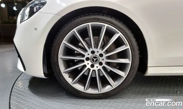 Mercedes-Benz E-Class 2021 1.9 автомат (гидро), миниатюра 5