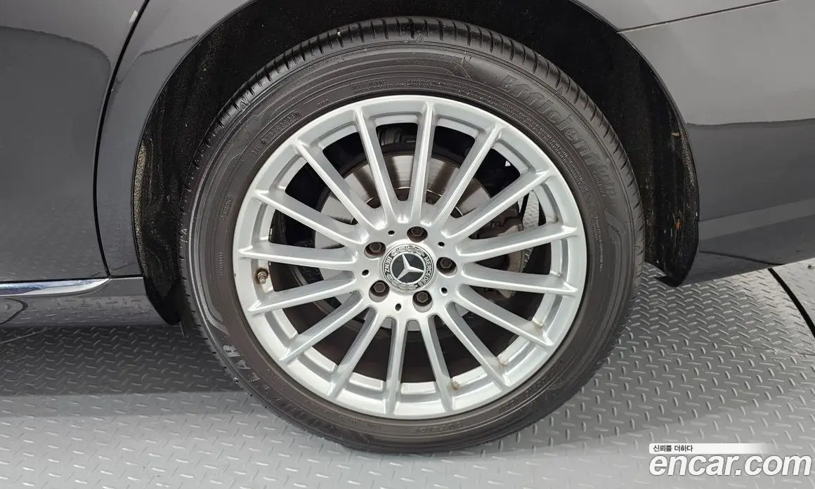 Mercedes-Benz E-Class 2022 1.9 автомат (гидро), фото 7 Mercedes-Benz E-Class 2022 1.9 автомат (гидро), фото 7