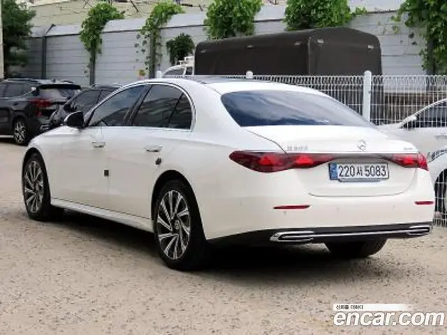 Mercedes-Benz E-Class 2024 2.0 автомат (гидро), миниатюра 3 Mercedes-Benz E-Class 2024 2.0 автомат (гидро), миниатюра 3