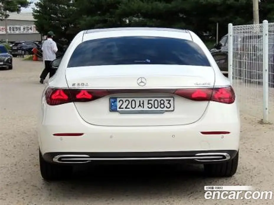 Mercedes-Benz E-Class 2024 2.0 автомат (гидро), фото 4 Mercedes-Benz E-Class 2024 2.0 автомат (гидро), фото 4