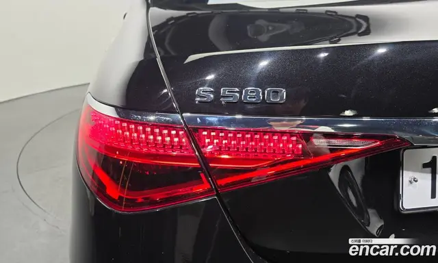 Mercedes-Benz S-Class 2023 4.0 автомат (гидро), миниатюра 9