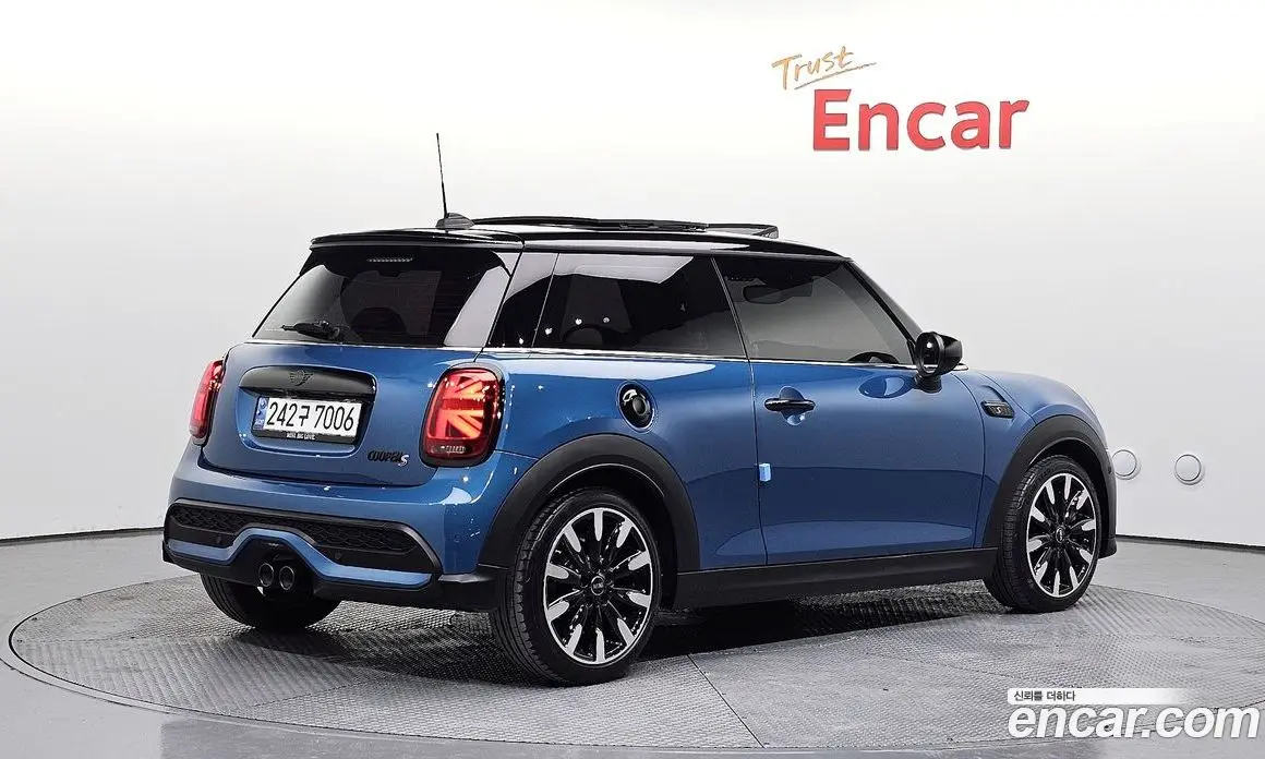 Mini Cooper 2024 2.0 автомат (гидро), фото 2 Mini Cooper 2024 2.0 автомат (гидро), фото 2