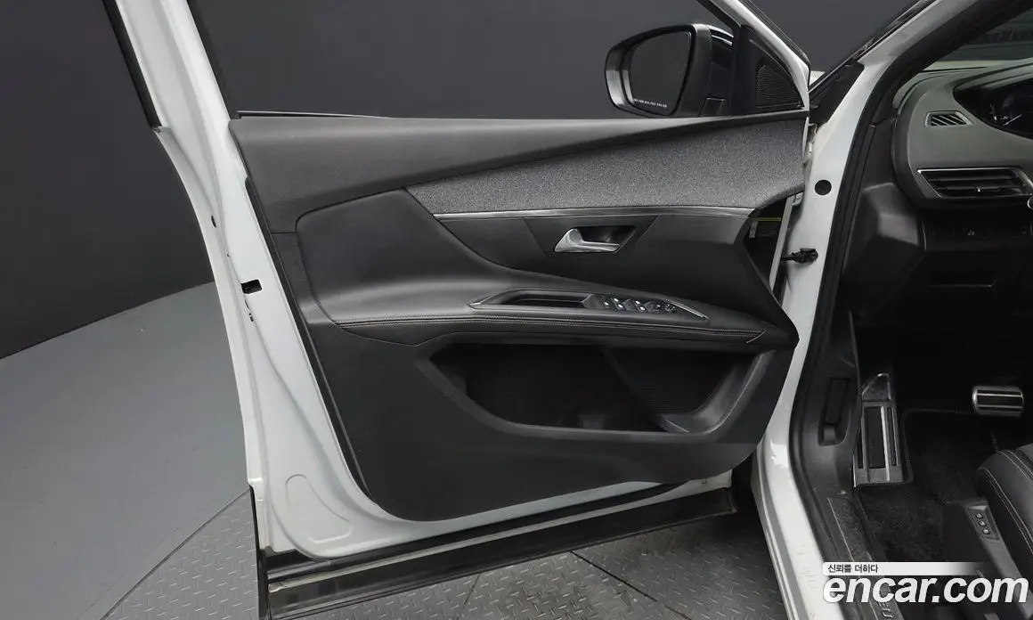 Peugeot 5008 2018 1.6 автомат (гидро), фото 14 Peugeot 5008 2018 1.6 автомат (гидро), фото 14