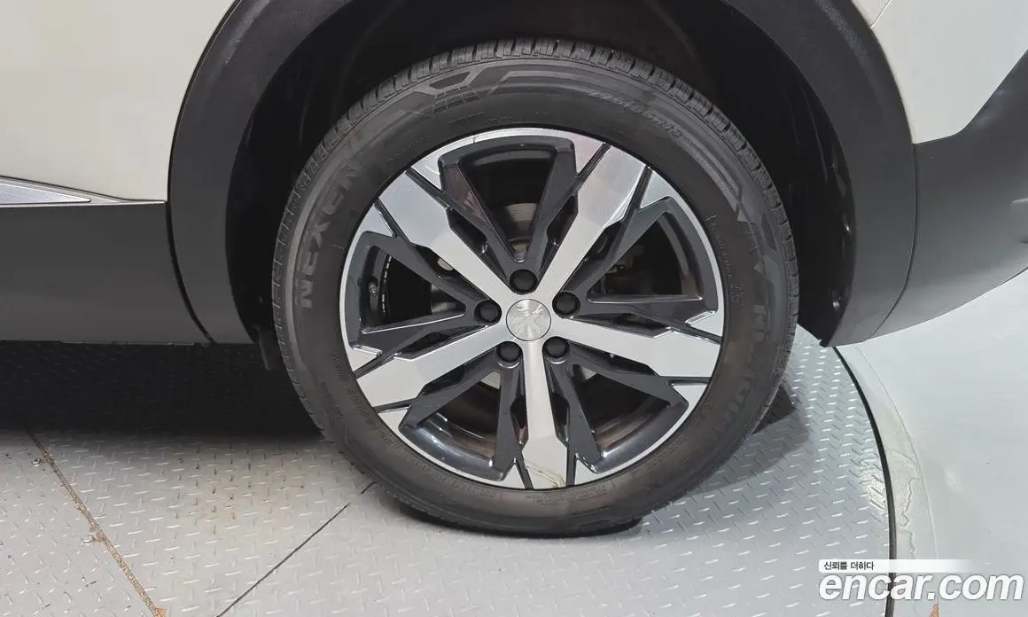 Peugeot 5008 2018 1.6 автомат (гидро), фото 7 Peugeot 5008 2018 1.6 автомат (гидро), фото 7