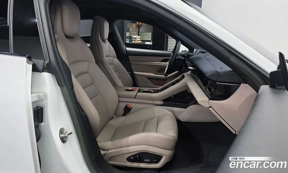 Porsche Taycan 2022 0.1 автомат (гидро), фото 11