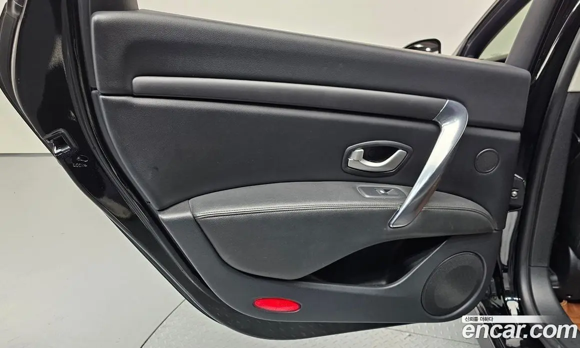 Renault (Samsung) SM7 2015 2.0 автомат (гидро), фото 15 Renault (Samsung) SM7 2015 2.0 автомат (гидро), фото 15