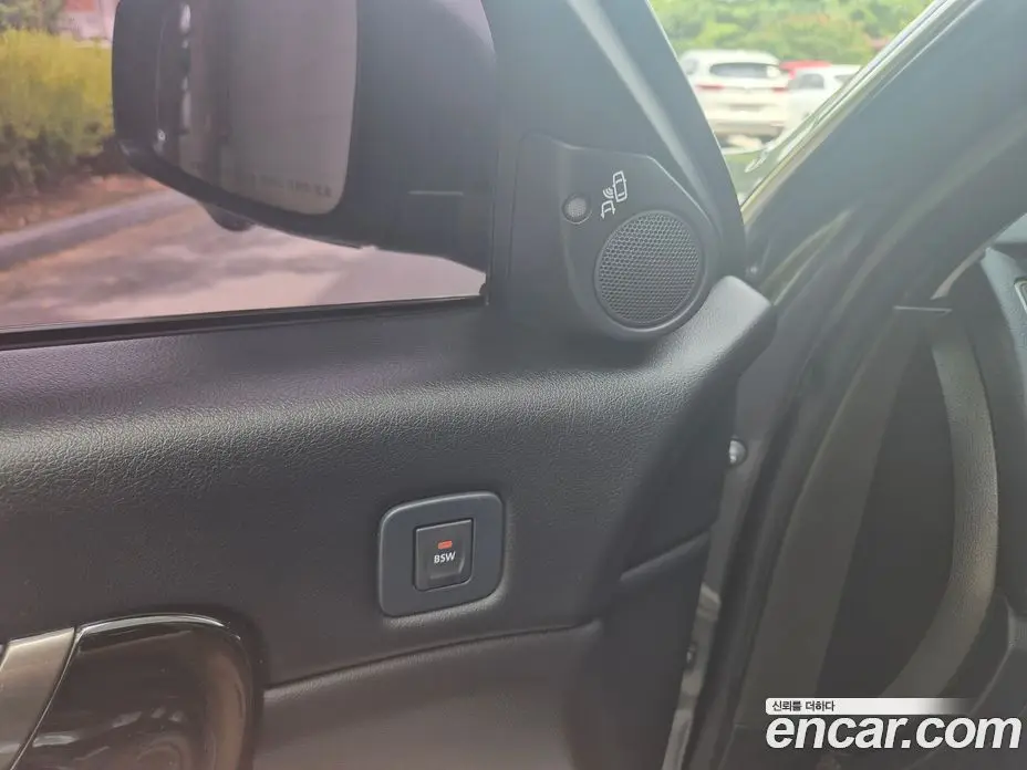 Renault (Samsung) SM7 2015 2.5 автомат (гидро), фото 10 Renault (Samsung) SM7 2015 2.5 автомат (гидро), фото 10
