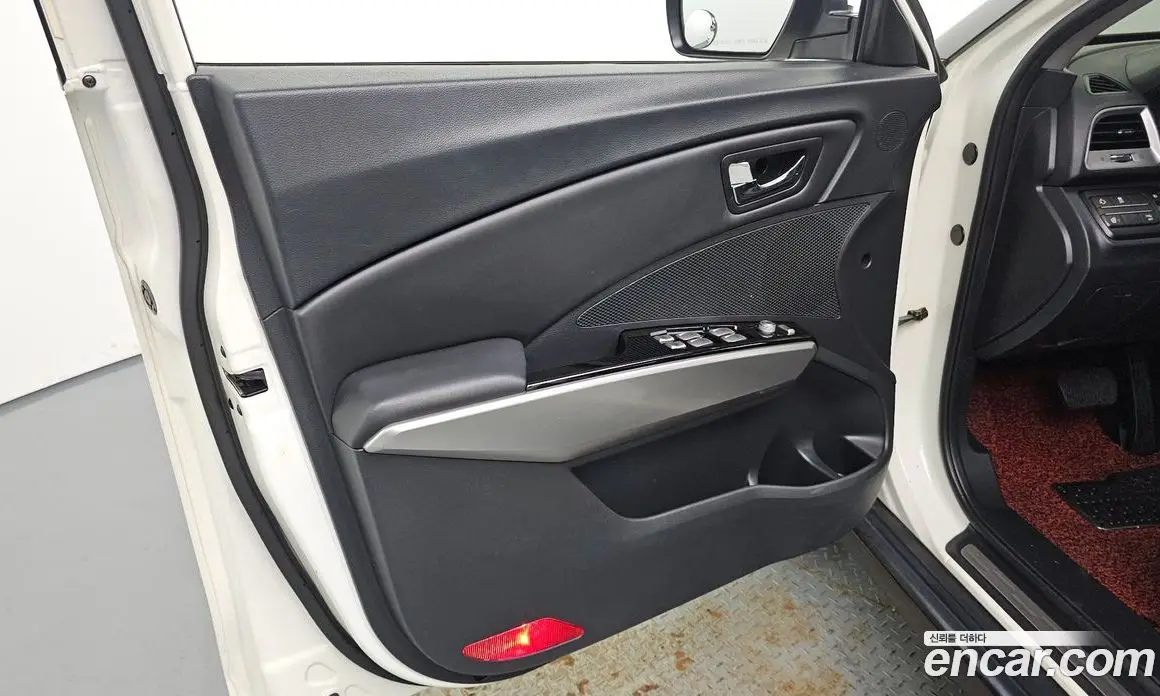 SsangYong TIBOLI 2015 1.6 автомат (гидро), фото 14 SsangYong TIBOLI 2015 1.6 автомат (гидро), фото 14