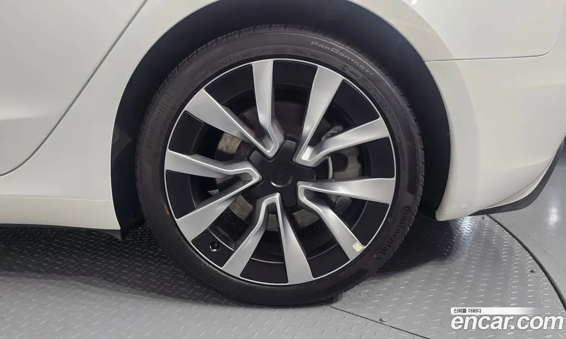 Tesla Model 3 2024 0.2 автомат (гидро), фото 6 Tesla Model 3 2024 0.2 автомат (гидро), фото 6