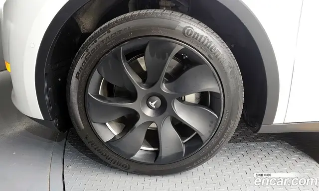 Tesla Model Y 2021 0.2 автомат (гидро), миниатюра 5 Tesla Model Y 2021 0.2 автомат (гидро), миниатюра 5