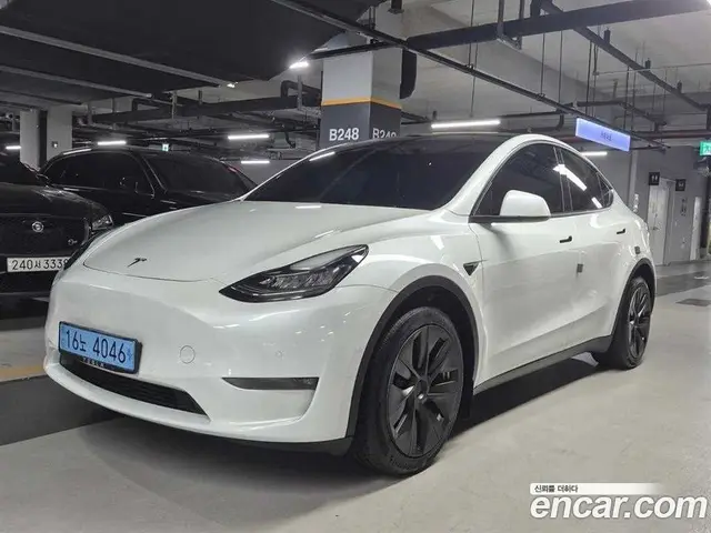 Tesla Model Y 2022 0.1 автомат (гидро), миниатюра 1 Tesla Model Y 2022 0.1 автомат (гидро), миниатюра 1