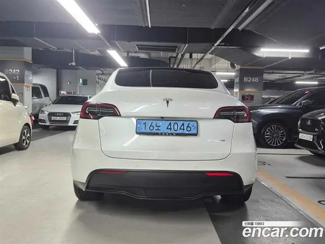 Tesla Model Y 2022 0.1 автомат (гидро), миниатюра 4 Tesla Model Y 2022 0.1 автомат (гидро), миниатюра 4