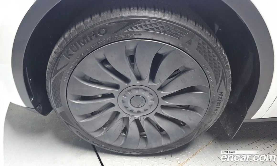 Tesla Model Y 2024 0.2 автомат (гидро), фото 4 Tesla Model Y 2024 0.2 автомат (гидро), фото 4