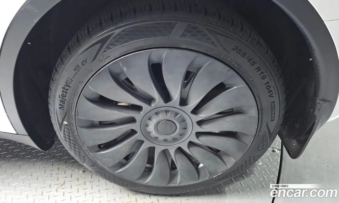Tesla Model Y 2024 0.2 автомат (гидро), фото 6 Tesla Model Y 2024 0.2 автомат (гидро), фото 6