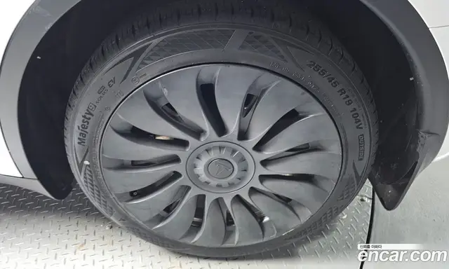 Tesla Model Y 2024 0.2 автомат (гидро), миниатюра 6 Tesla Model Y 2024 0.2 автомат (гидро), миниатюра 6