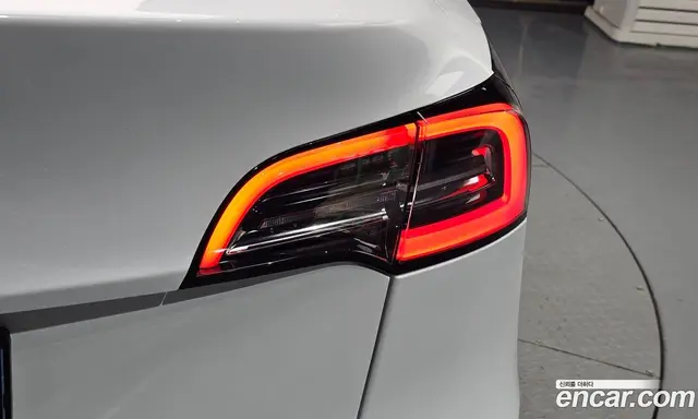 Tesla Model Y 2024 0.2 автомат (гидро), миниатюра 8 Tesla Model Y 2024 0.2 автомат (гидро), миниатюра 8
