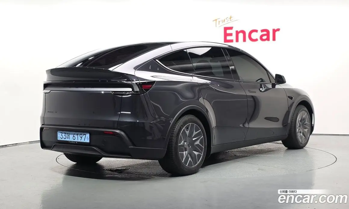 Tesla Model Y 2026 0.2 автомат (гидро), фото 1 Tesla Model Y 2026 0.2 автомат (гидро), фото 1