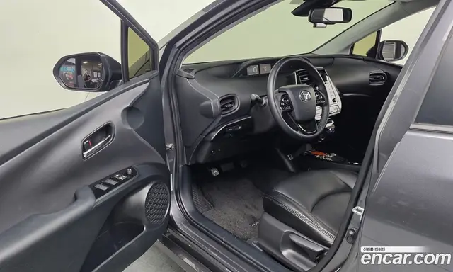 Toyota Prius 2021 1.8 автомат (гидро), миниатюра 12