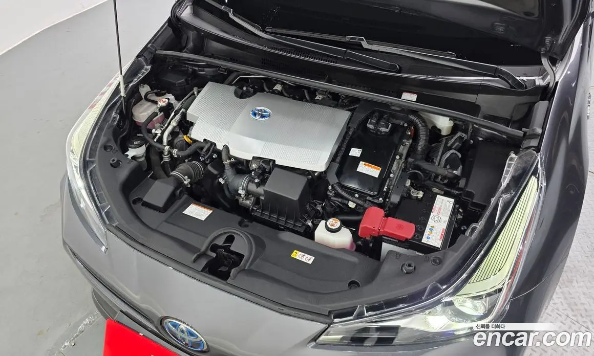 Toyota Prius 2021 1.8 автомат (гидро), фото 5 Toyota Prius 2021 1.8 автомат (гидро), фото 5