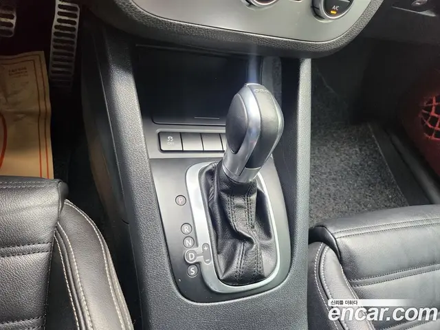 Volkswagen Scirocco 2013 2.0 автомат (гидро), миниатюра 9 Volkswagen Scirocco 2013 2.0 автомат (гидро), миниатюра 9