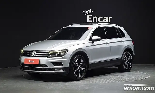 Volkswagen Tiguan 2020 2.0 автомат (гидро), миниатюра 1 Volkswagen Tiguan 2020 2.0 автомат (гидро), миниатюра 1