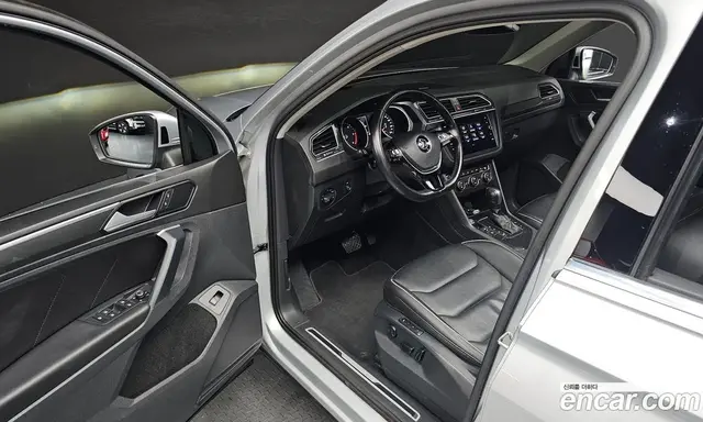 Volkswagen Tiguan 2020 2.0 автомат (гидро), миниатюра 10 Volkswagen Tiguan 2020 2.0 автомат (гидро), миниатюра 10