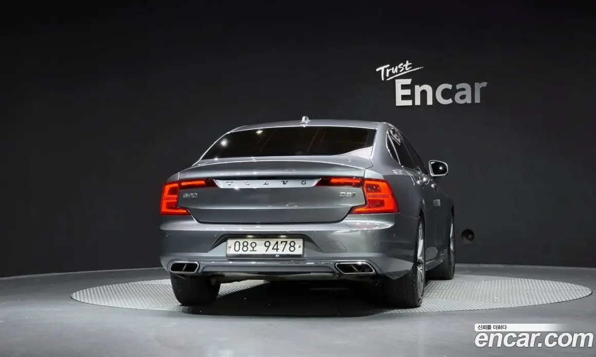 Volvo S90 2017 2.0 автомат (гидро), фото 4 Volvo S90 2017 2.0 автомат (гидро), фото 4
