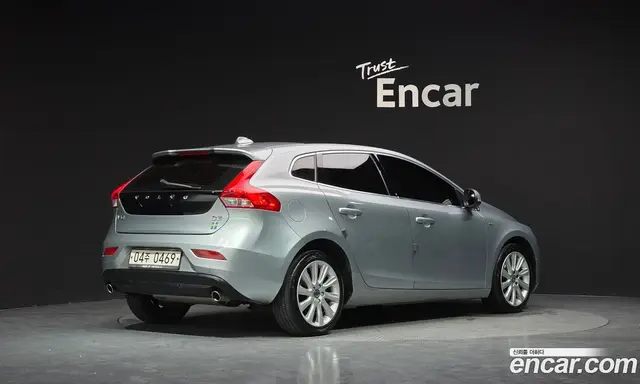 Volvo V40 2015 2.0 автомат (гидро), миниатюра 2 Volvo V40 2015 2.0 автомат (гидро), миниатюра 2