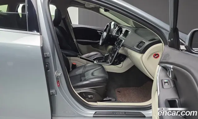 Volvo V40 2015 2.0 автомат (гидро), миниатюра 11 Volvo V40 2015 2.0 автомат (гидро), миниатюра 11
