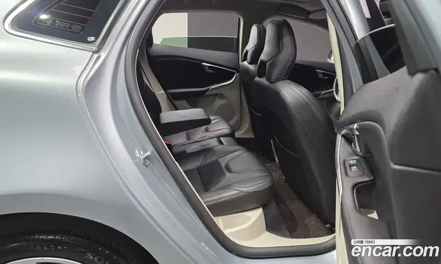 Volvo V40 2015 2.0 автомат (гидро), миниатюра 12