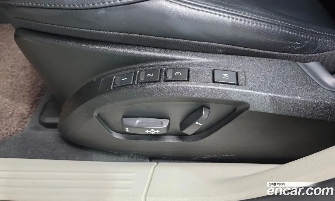 Volvo V40 2015 2.0 автомат (гидро), фото 18 Volvo V40 2015 2.0 автомат (гидро), фото 18