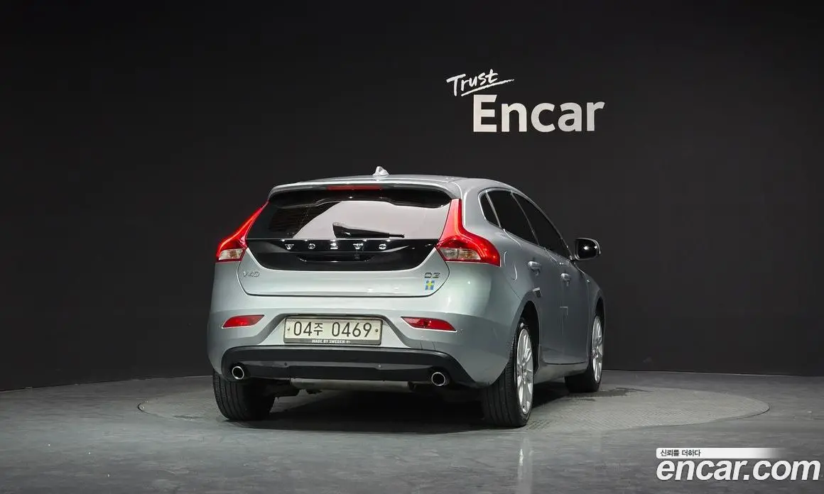 Volvo V40 2015 2.0 автомат (гидро), фото 4 Volvo V40 2015 2.0 автомат (гидро), фото 4