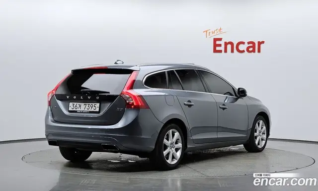Volvo V60 2017 2.0 автомат (гидро), миниатюра 2 Volvo V60 2017 2.0 автомат (гидро), миниатюра 2
