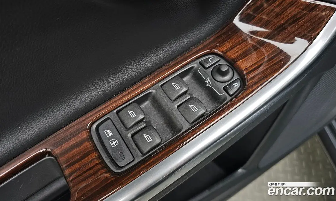 Volvo V60 2017 2.0 автомат (гидро), фото 26 Volvo V60 2017 2.0 автомат (гидро), фото 26