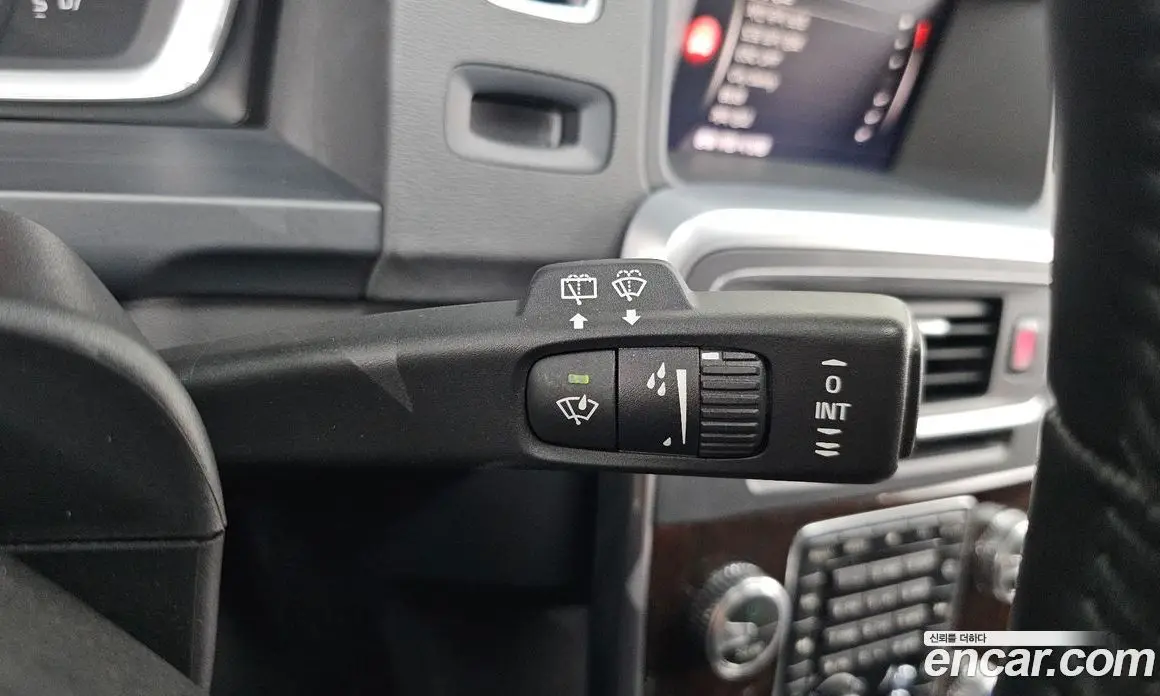 Volvo V60 2017 2.0 автомат (гидро), фото 27 Volvo V60 2017 2.0 автомат (гидро), фото 27
