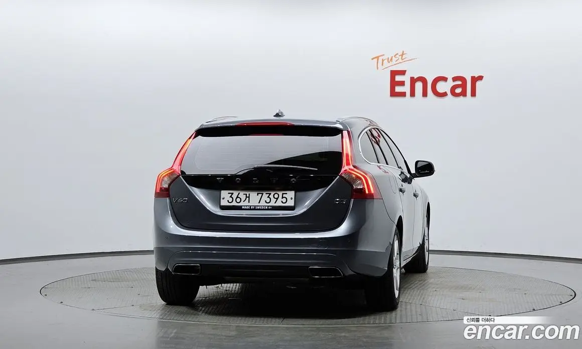 Volvo V60 2017 2.0 автомат (гидро), фото 4 Volvo V60 2017 2.0 автомат (гидро), фото 4
