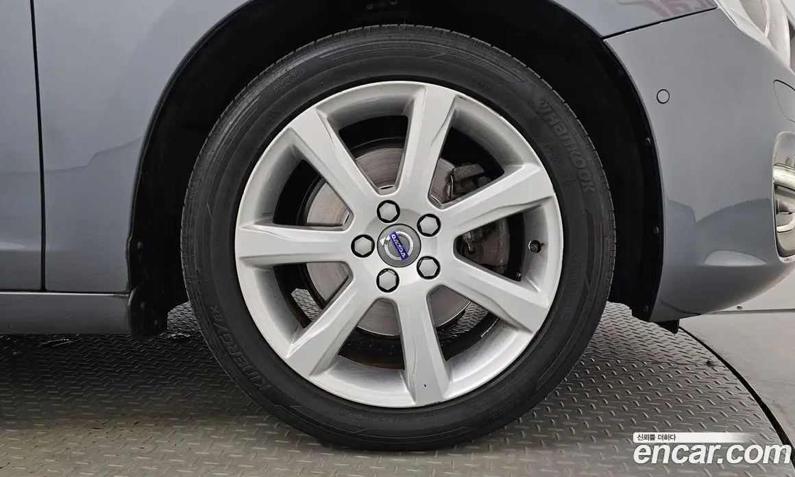 Volvo V60 2017 2.0 автомат (гидро), фото 7 Volvo V60 2017 2.0 автомат (гидро), фото 7
