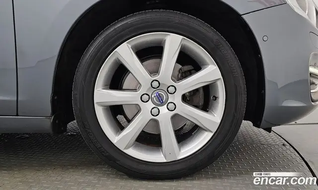 Volvo V60 2017 2.0 автомат (гидро), миниатюра 7 Volvo V60 2017 2.0 автомат (гидро), миниатюра 7