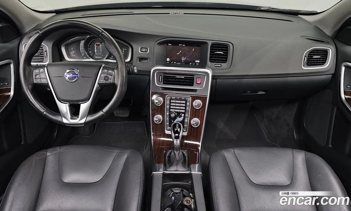 Volvo V60 2017 2.0 автомат (гидро), фото 10 Volvo V60 2017 2.0 автомат (гидро), фото 10