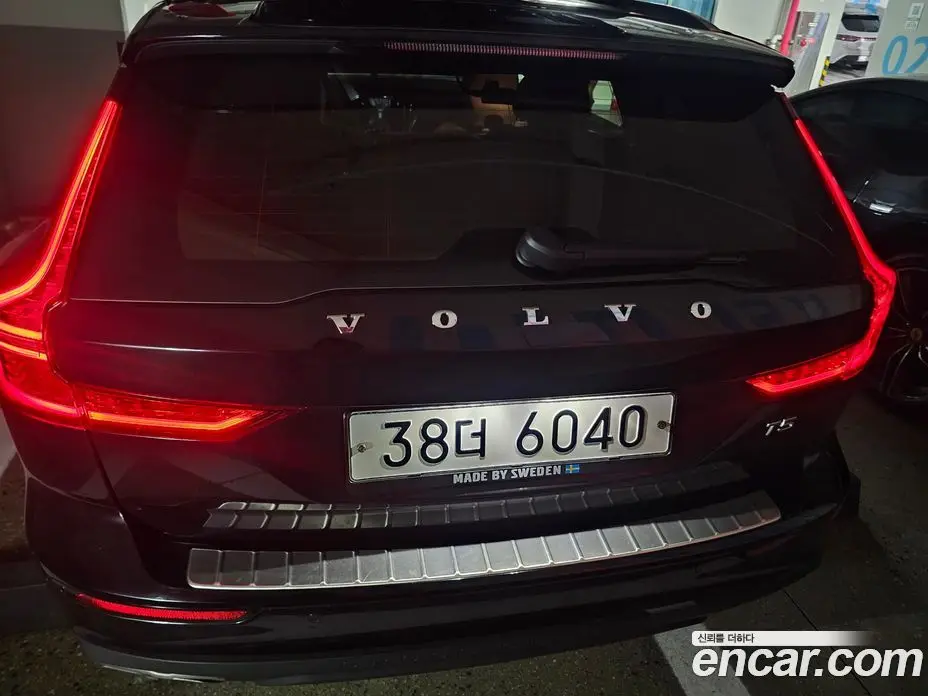 Volvo V60 2019 2.0 автомат (гидро), фото 2 Volvo V60 2019 2.0 автомат (гидро), фото 2
