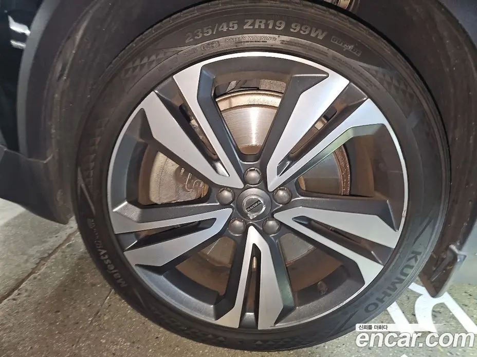 Volvo V60 2019 2.0 автомат (гидро), фото 16 Volvo V60 2019 2.0 автомат (гидро), фото 16