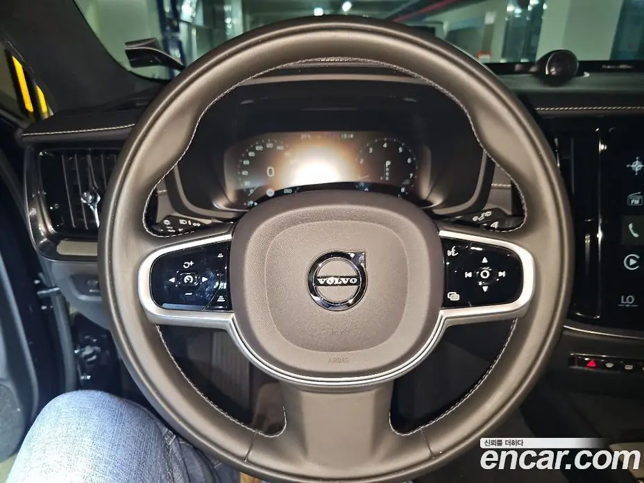 Volvo V60 2019 2.0 автомат (гидро), фото 17 Volvo V60 2019 2.0 автомат (гидро), фото 17