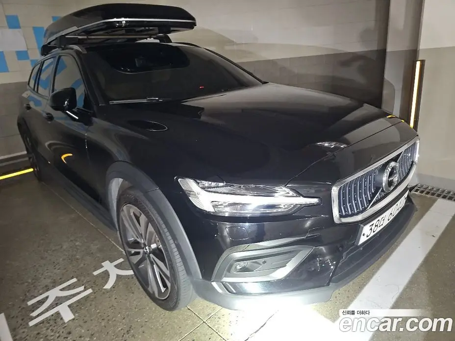 Volvo V60 2019 2.0 автомат (гидро), фото 5 Volvo V60 2019 2.0 автомат (гидро), фото 5