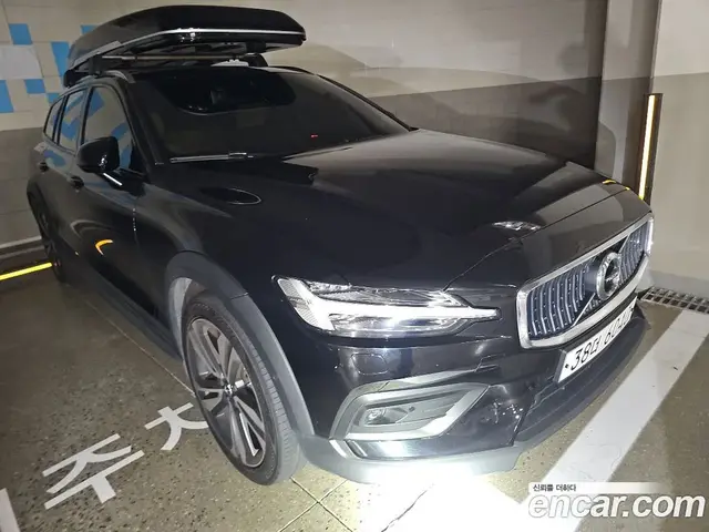 Volvo V60 2019 2.0 автомат (гидро), миниатюра 5 Volvo V60 2019 2.0 автомат (гидро), миниатюра 5