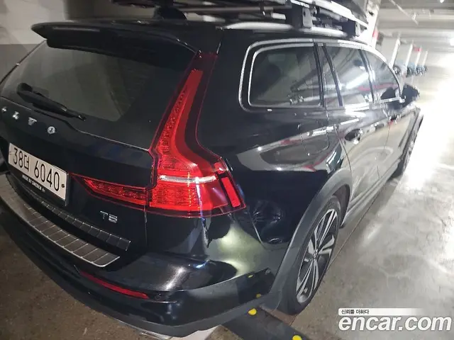 Volvo V60 2019 2.0 автомат (гидро), миниатюра 7 Volvo V60 2019 2.0 автомат (гидро), миниатюра 7