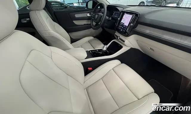 Volvo XC40 2026 2.0 автомат (гидро), миниатюра 11 Volvo XC40 2026 2.0 автомат (гидро), миниатюра 11