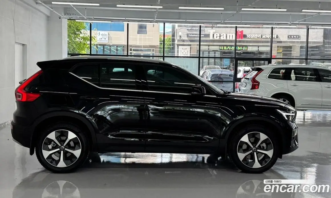 Volvo XC40 2026 2.0 автомат (гидро), фото 14 Volvo XC40 2026 2.0 автомат (гидро), фото 14